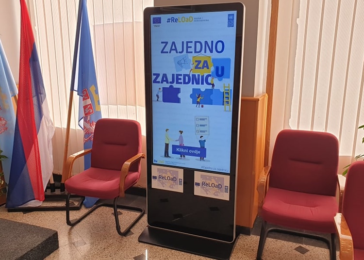 У Градској управи постављен интерактивни панел на додир