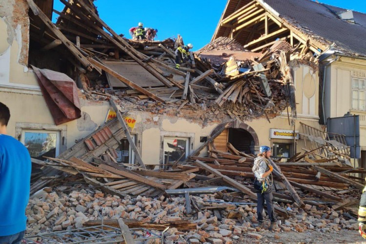 Zemljotres odnio najmanje sedam života