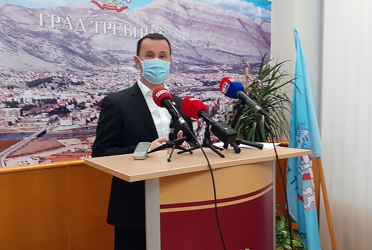Ћурић: Вукановић данима обмањује јавност, његово понашање недопустиво