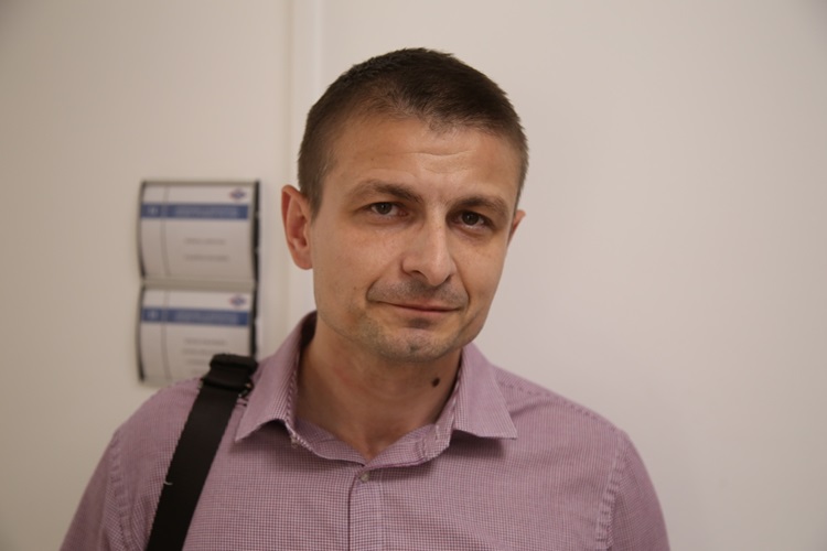 Haris.JPG (55 KB)
