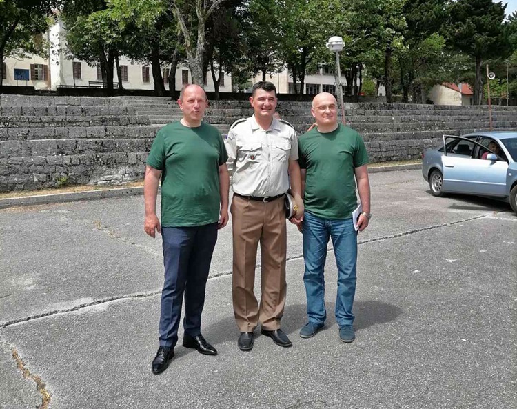 IMG-f9777f0dd52a34ecd04e2030c61294b1-V.jpg (237 KB)