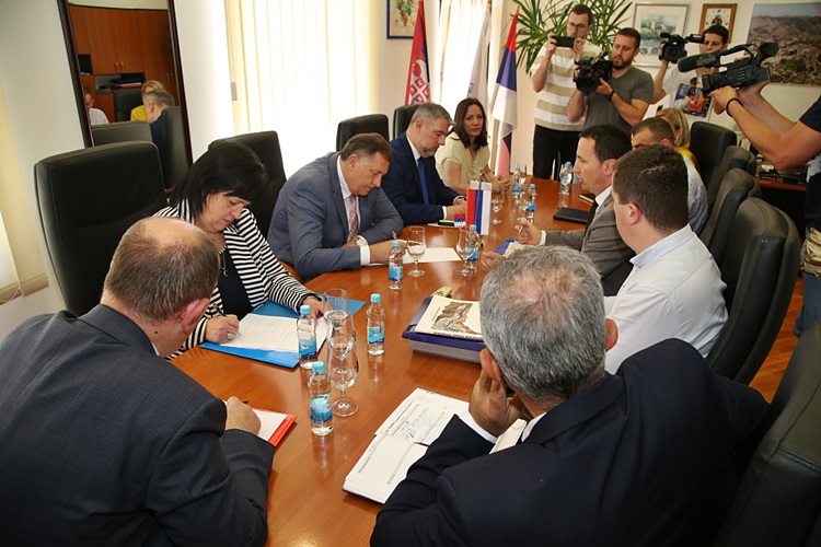 IMG_6841_resized_20220603_011121540.JPG (136 KB)