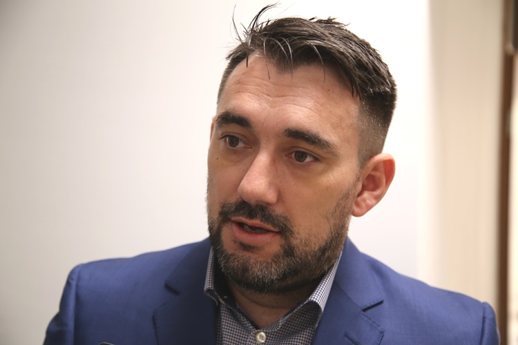 Milan Gavric.jpg (65 KB)