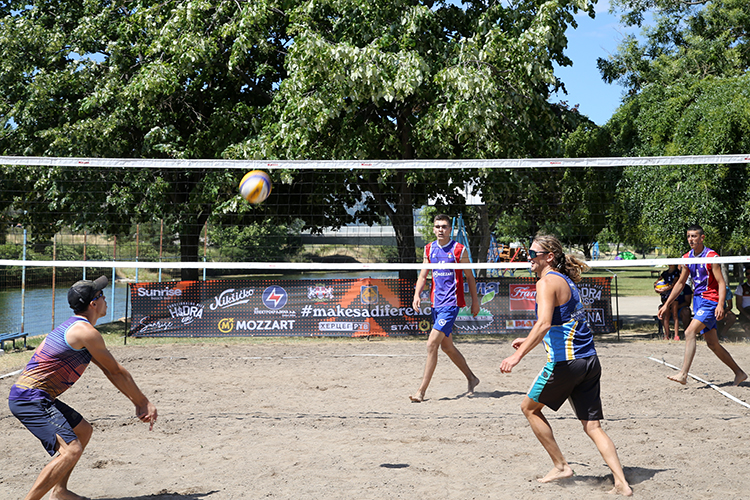 „Sunrise beach volley tour 2022“ - најпопуларнији турнир у одбојци на пијеску у РС окупио такмичаре из свих земаља региона