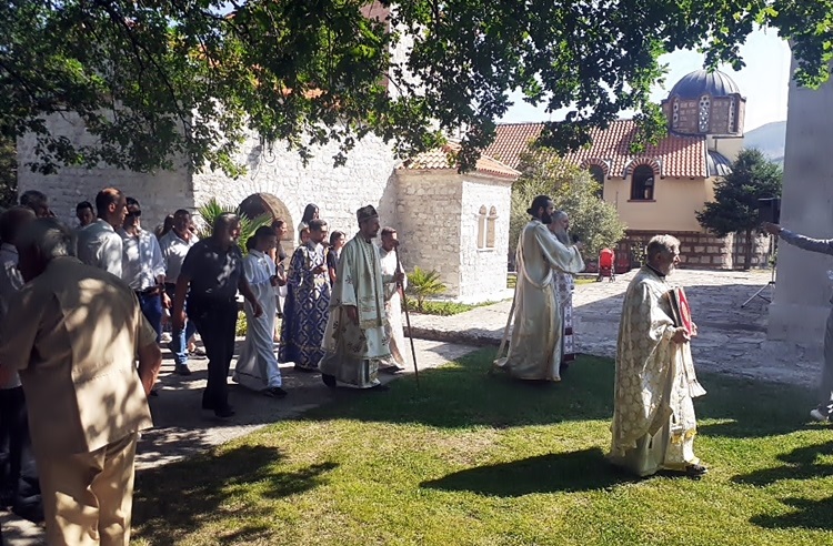 Петропавлов манастир прославља крсну славу