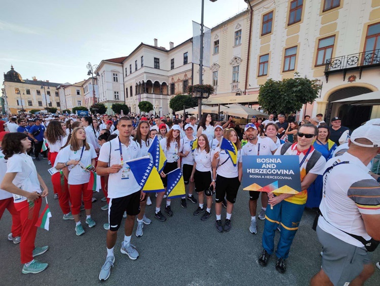 Vidak Maljević nosio zastavu BiH na svečanom otvaranju XVI Evropskog olimpijskog festivala mladih u Banskoj Bistrici