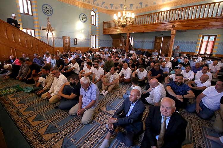 Kurban Bajram namaz.jpg (203 KB)