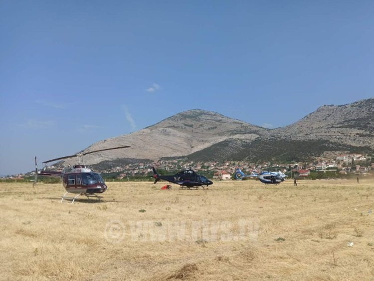 Пожар у Поповом пољу ће гасити хеликоптер