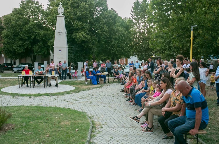 296359160_5311702822209906_4375311741758789125_n.jpg (205 KB)