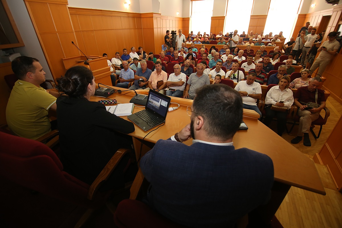 Требињским пољопривредницима представљен програм подршке Владе Мађарске