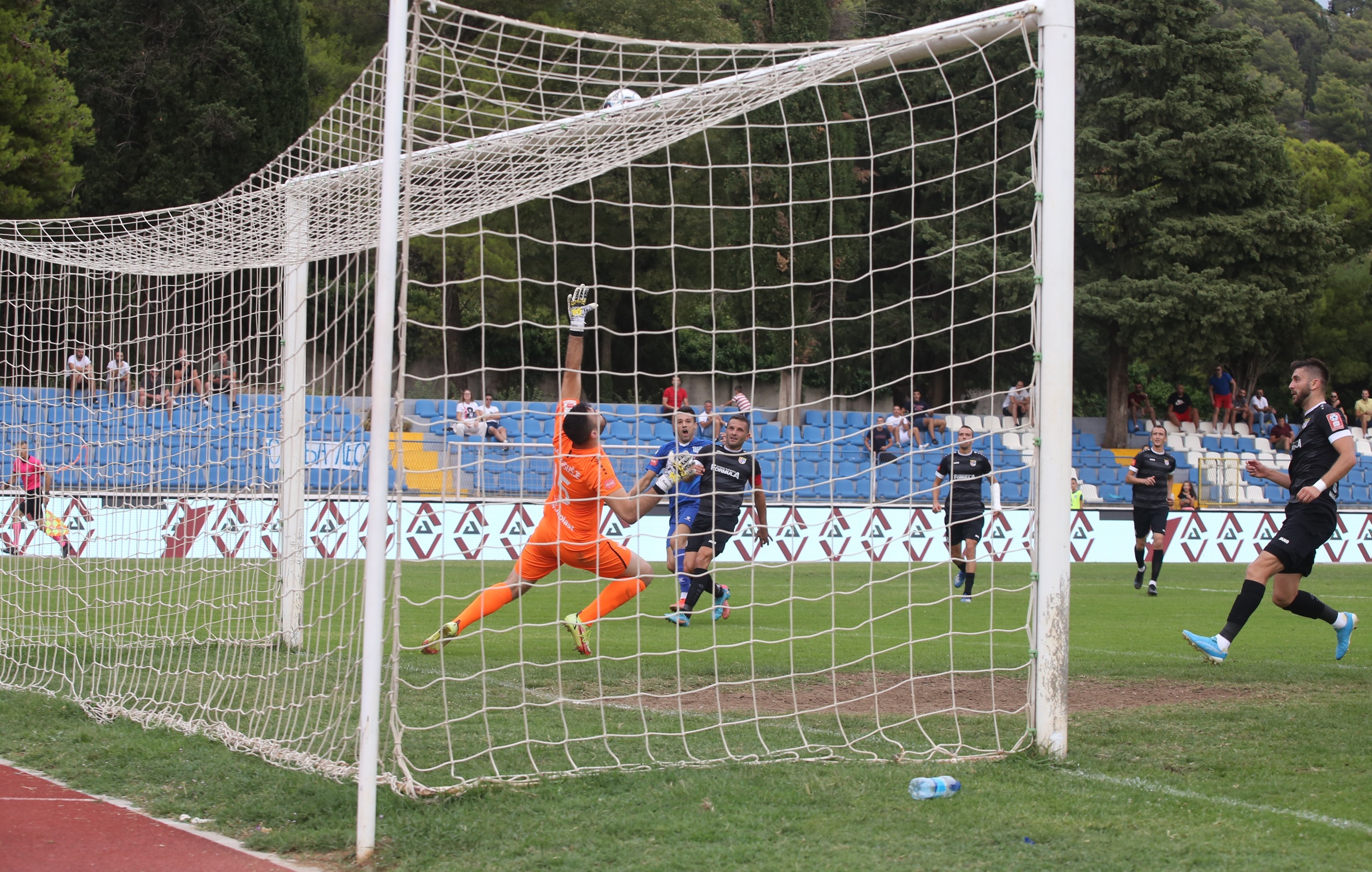 Леотар поражен од Посушја