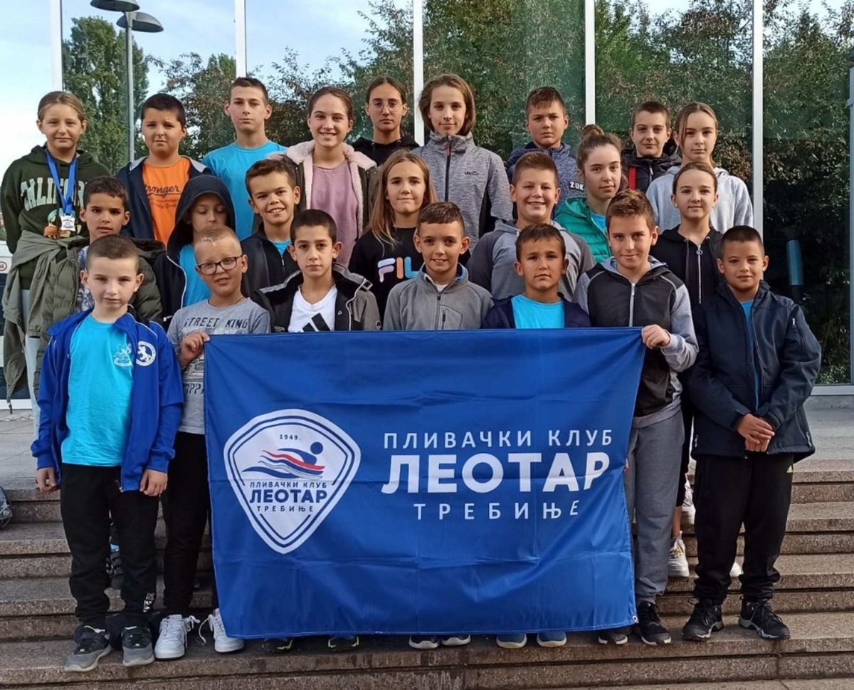 Пливачи освојили једанаест медаља и пехар у Сарајеву