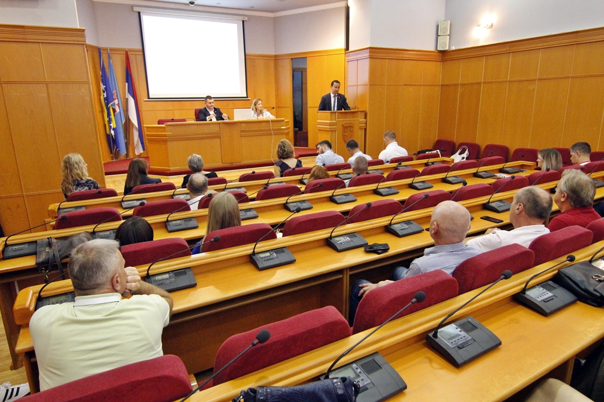 Студијска посјета Требињу: Размјена искустава о AgroLIFE апликацији и пројекту „Дигитализација општинског управљања земљиштем“