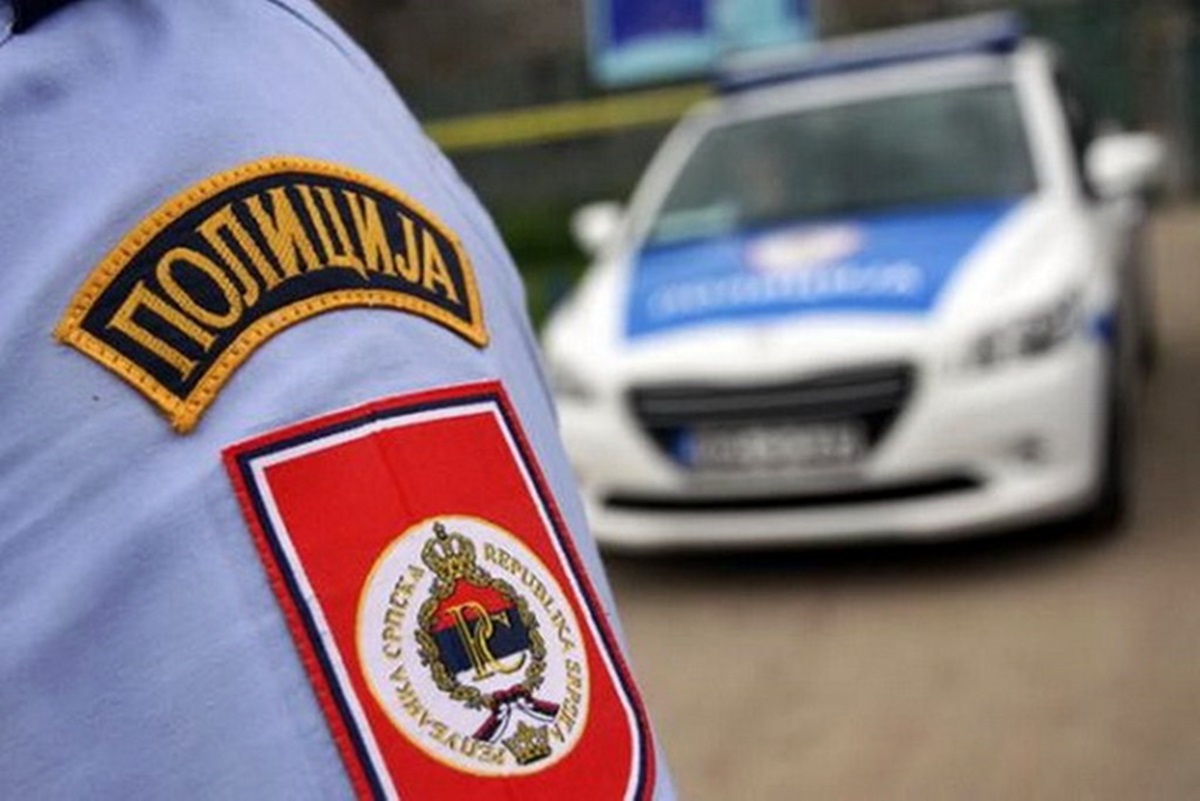 Пронађено 660 паклица цигарета у пртљажнику аутомобила