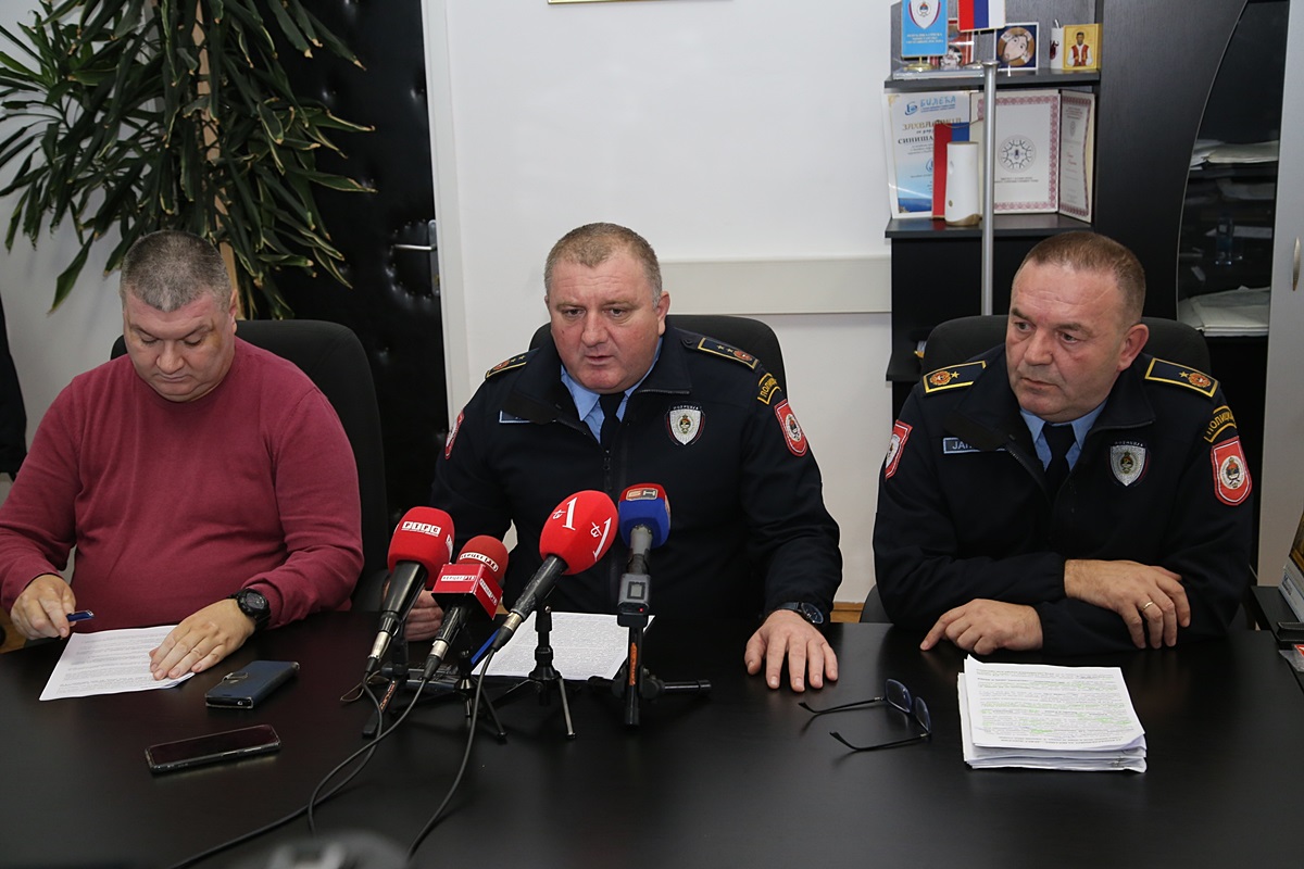 Шест Требињаца ухапшено, за једним се трага