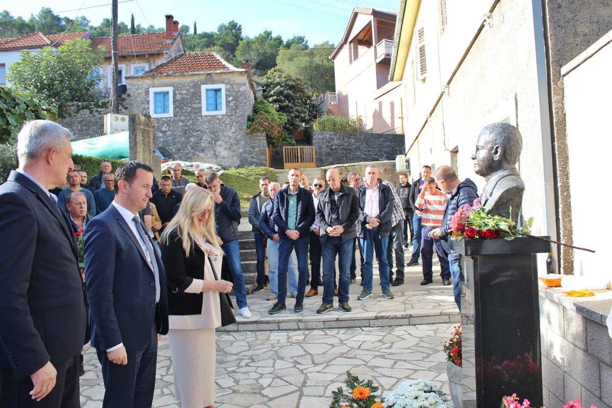 pujic parastos, za rata(1).jpg (397 KB)