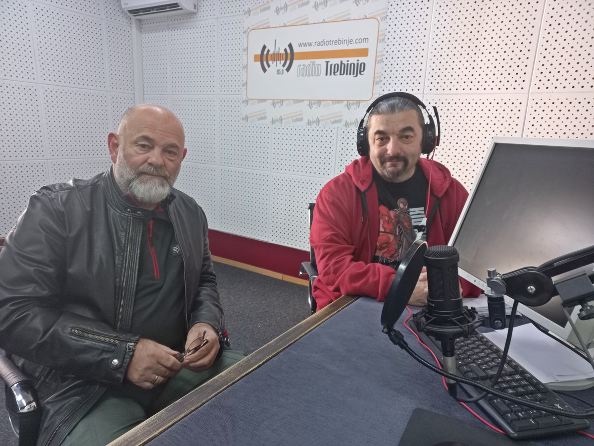 Sa Dušanom Vukovićem uoči večerašnje izložbe (AUDIO)