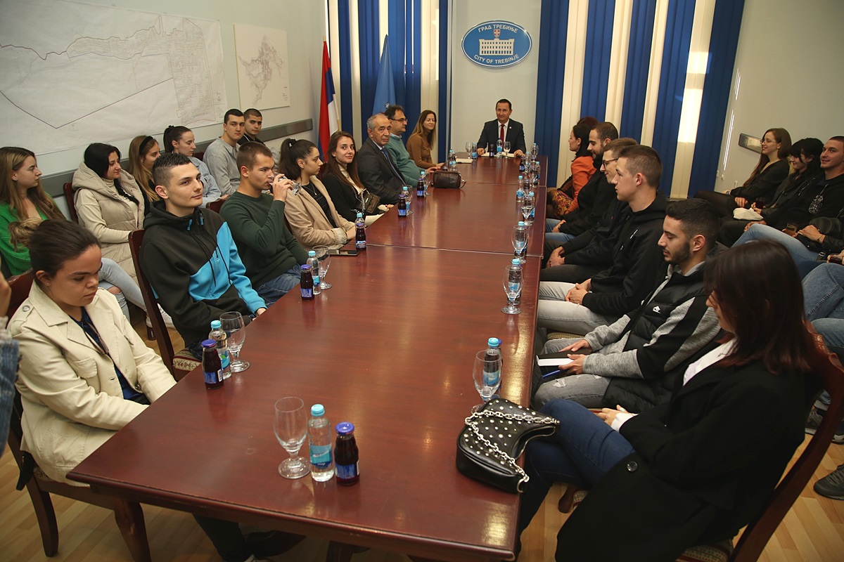 Студенти јавних факултета у Требињу на пријему код градоначелника