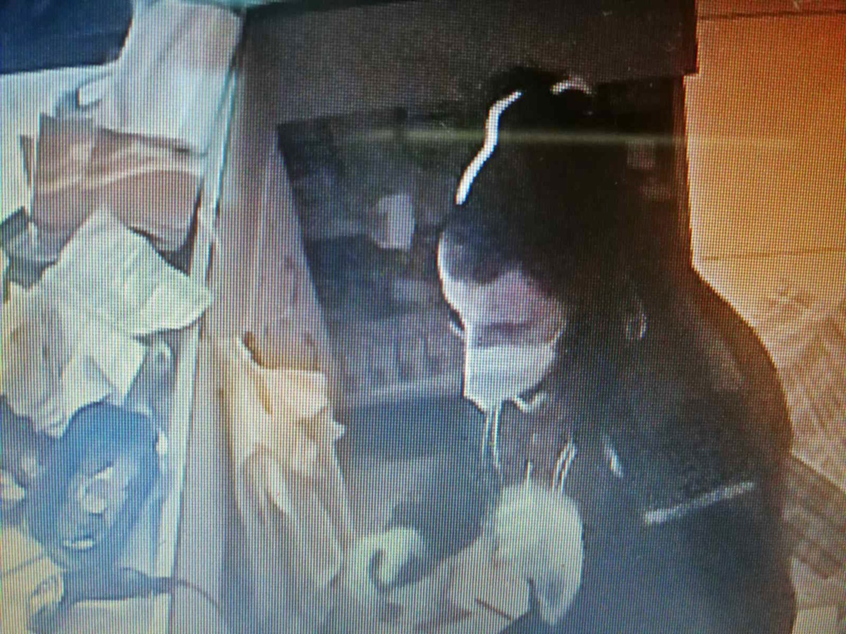 Полиција позива за помоћ у идентификацији осумњиченог лица