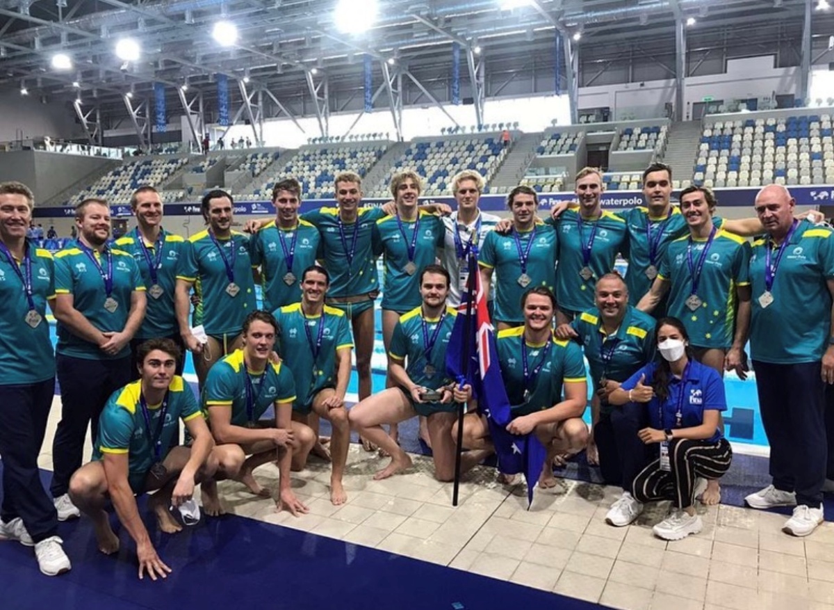 Сребрна медаља на FINA Интерконтиненталном купу у Лими у Перуу ове године, Андреј са сениорима матичног ватерполо клуба &bdquo;Sydney University&ldquo;..jpg (386 KB)