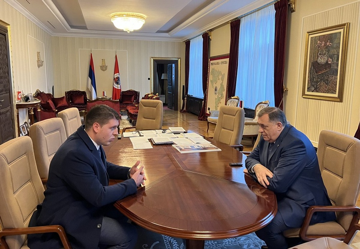 Додик разговарао са Шапурићем о наставку сарадње