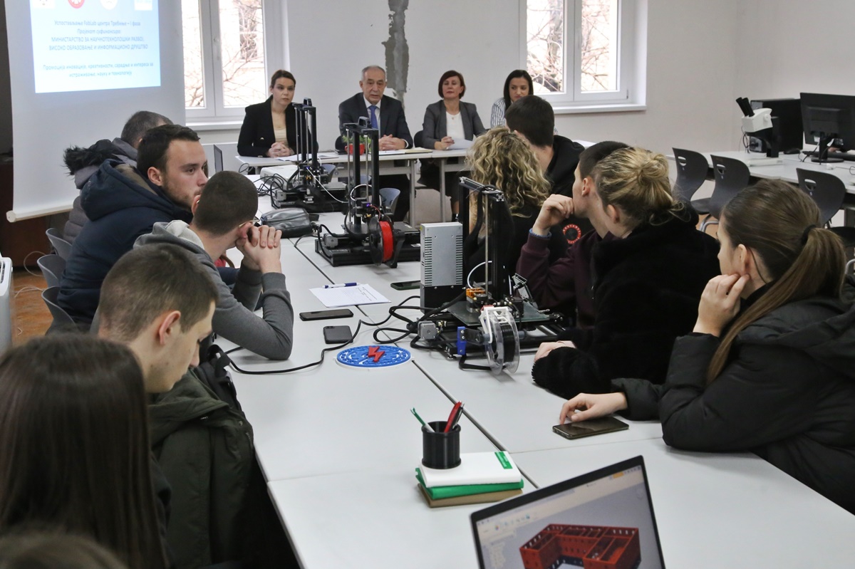 Факултет за производњу и менаџмент Требиње: Одржана промоција резултата прве фазе пројекта ФабЛаб центра Требиње (Аудио) 