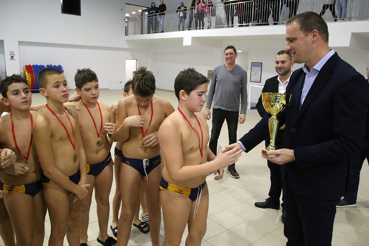 Vaterpolo 4 pehar za Jadran HN.jpg (717 KB)