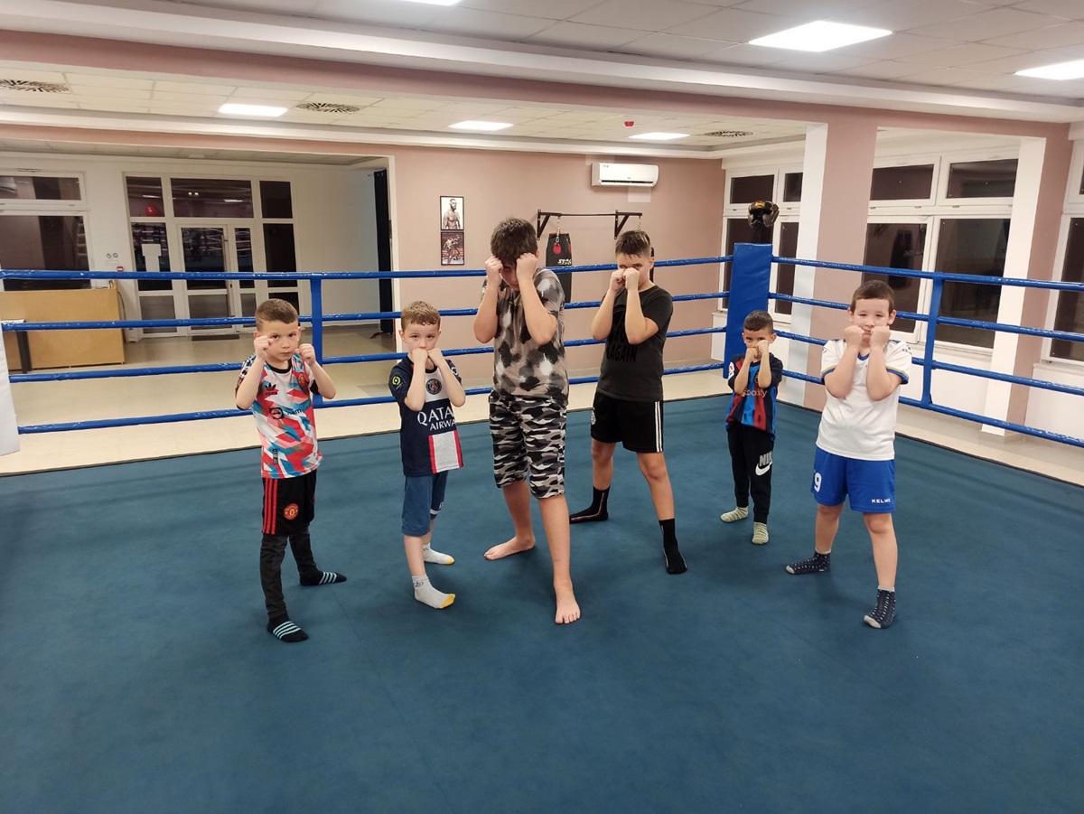 IMG-c35519812f675a4878902f8e022aa352-V.jpg (263 KB)