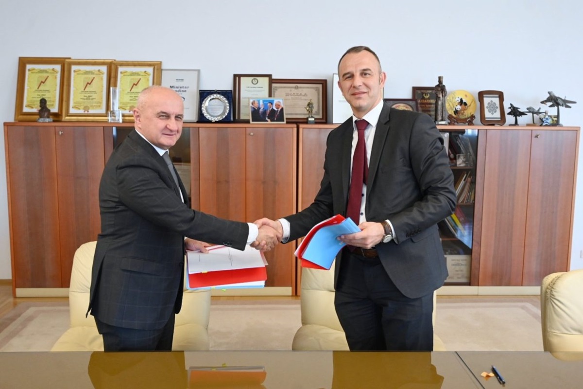 Потписан уговор за соларни парк „Невесиње“ вриједан 880 милиона КМ