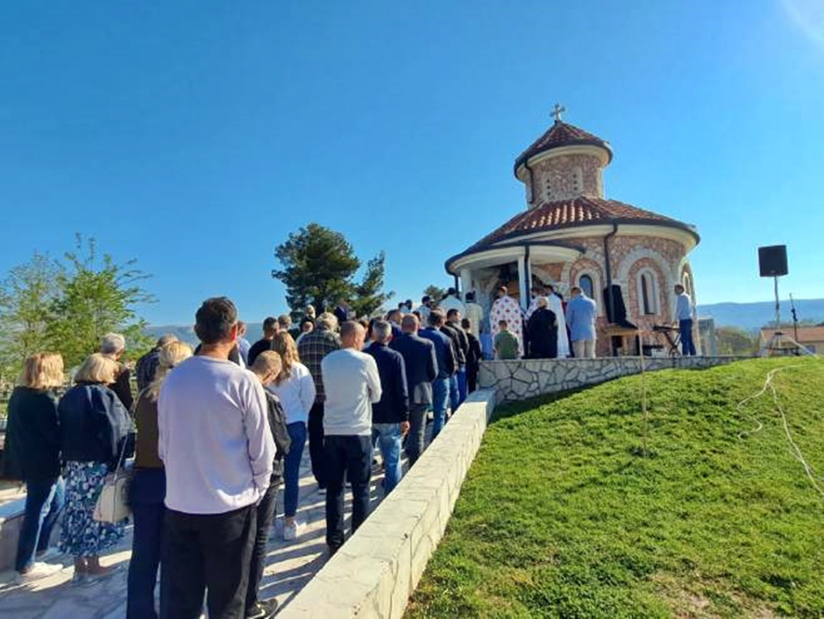 Освештана црква у Ортијешу