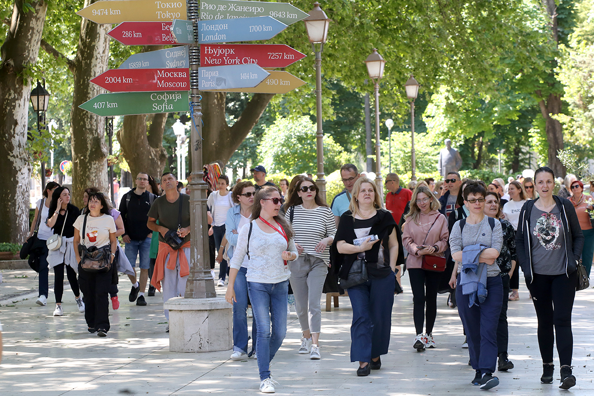 U predsezoni ove godine za trećinu uvećan turistički promet u odnosu na rekordnu prošlu.jpg (1.06 MB)