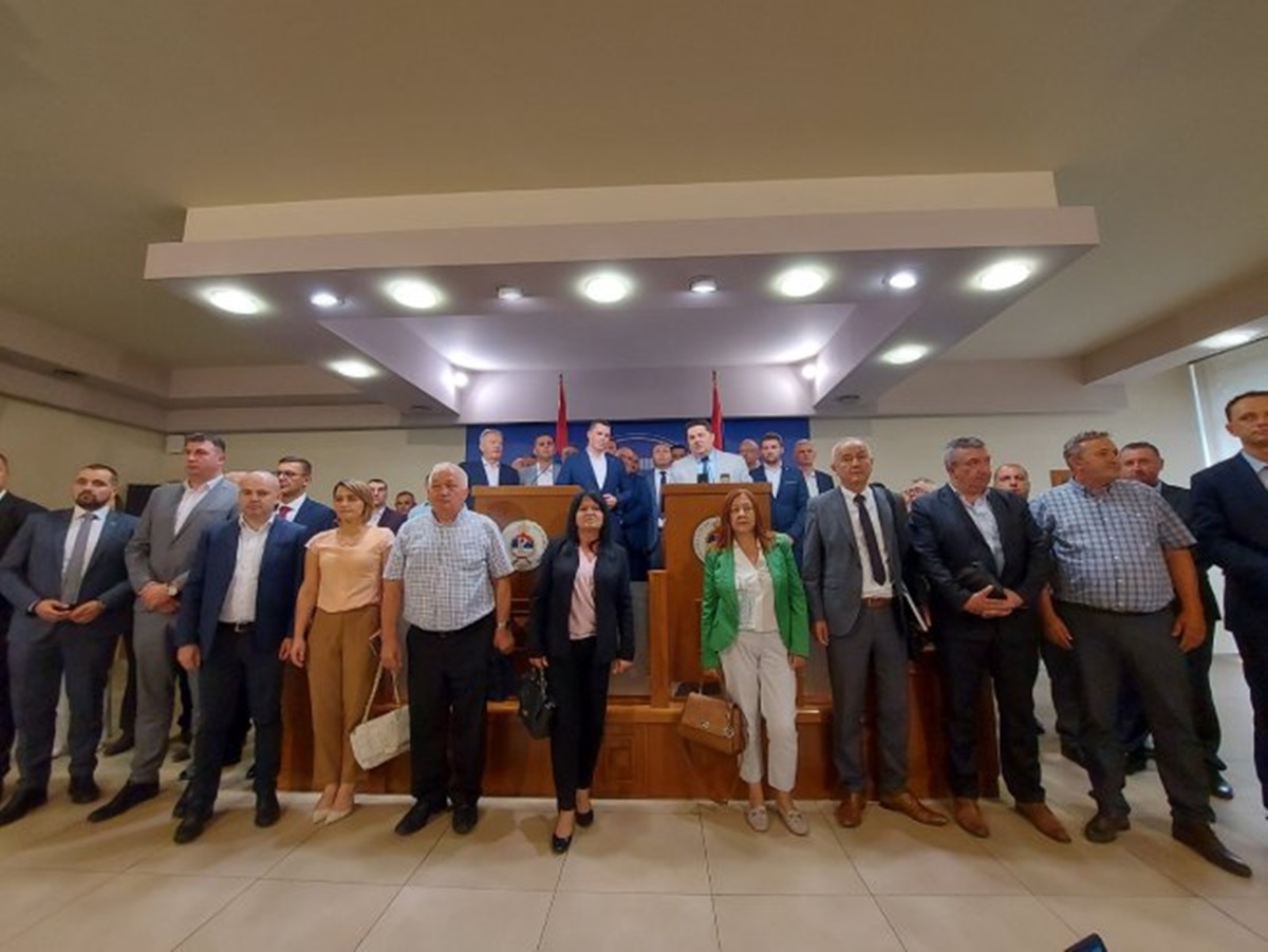 Подршка представницима Српске у борби за заштиту надлежности