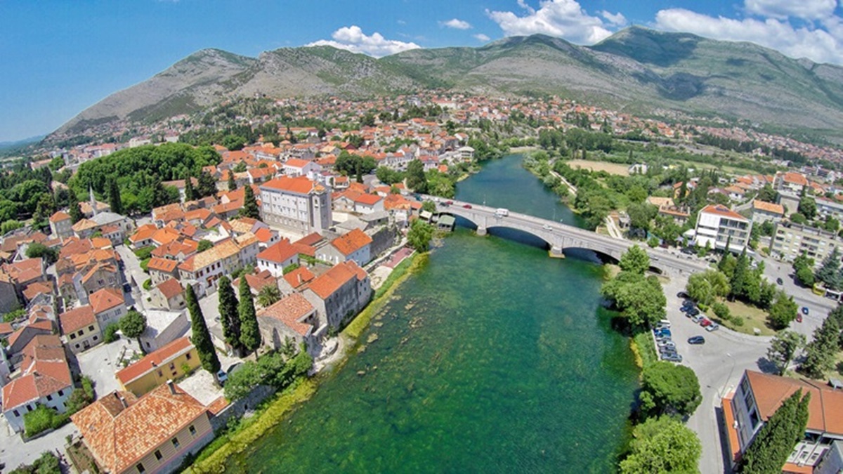 Trebinje-aerial-panoramic-view-1.jpg (316 KB)