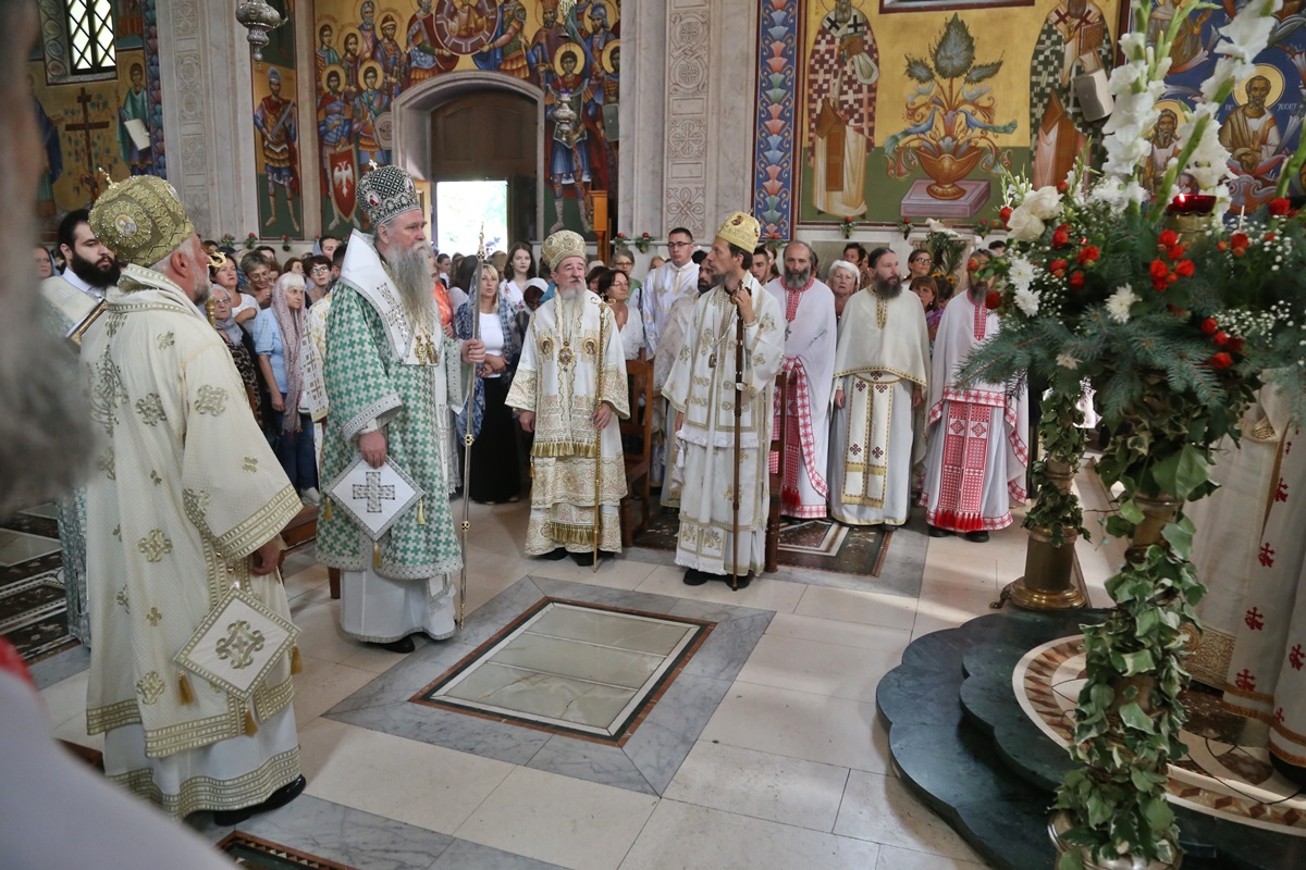 Светом литургијом почела прослава Светог Преображења - крсне славе Требиња (ФОТО)