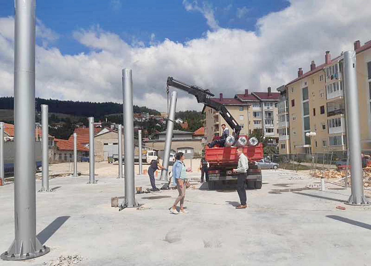 Uskoro montiranje krovne konstrukcije pijace 