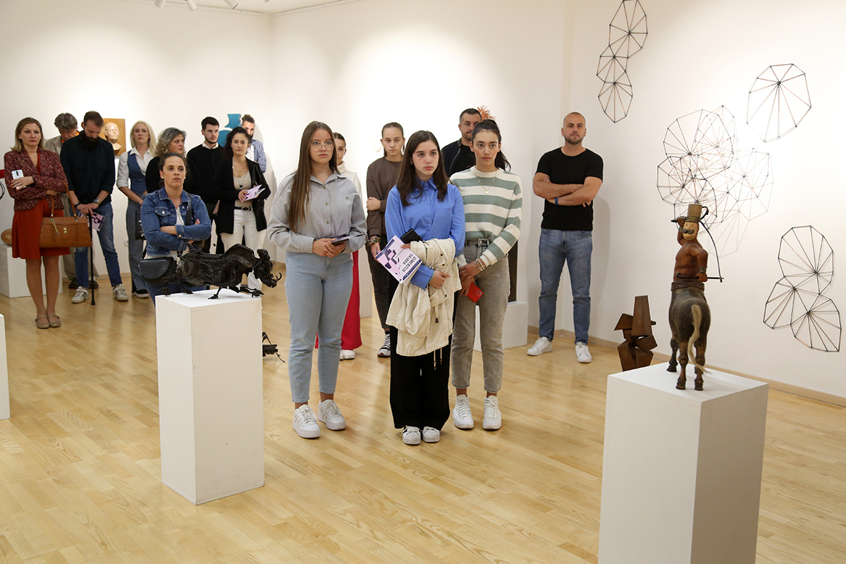 Izlozba 1.jpg (676 KB)