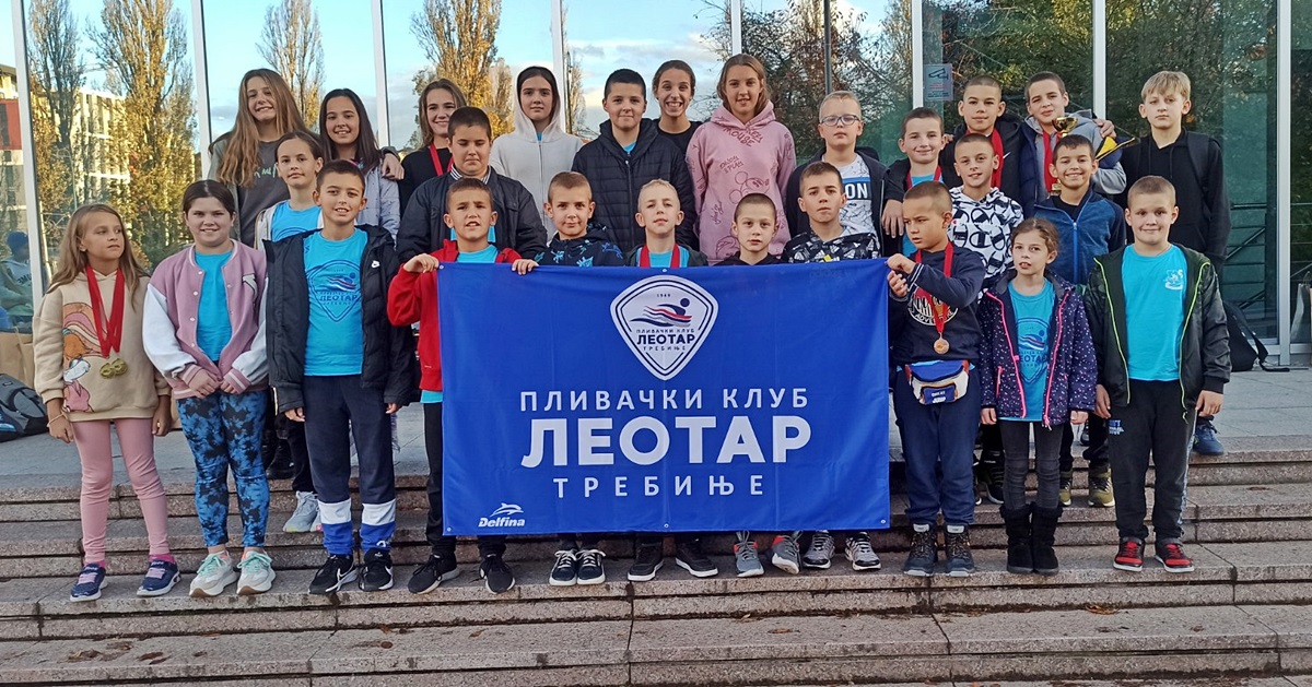 Пливачком клубу „Леотар“ два пехара и 26 медаља у Сарајеву