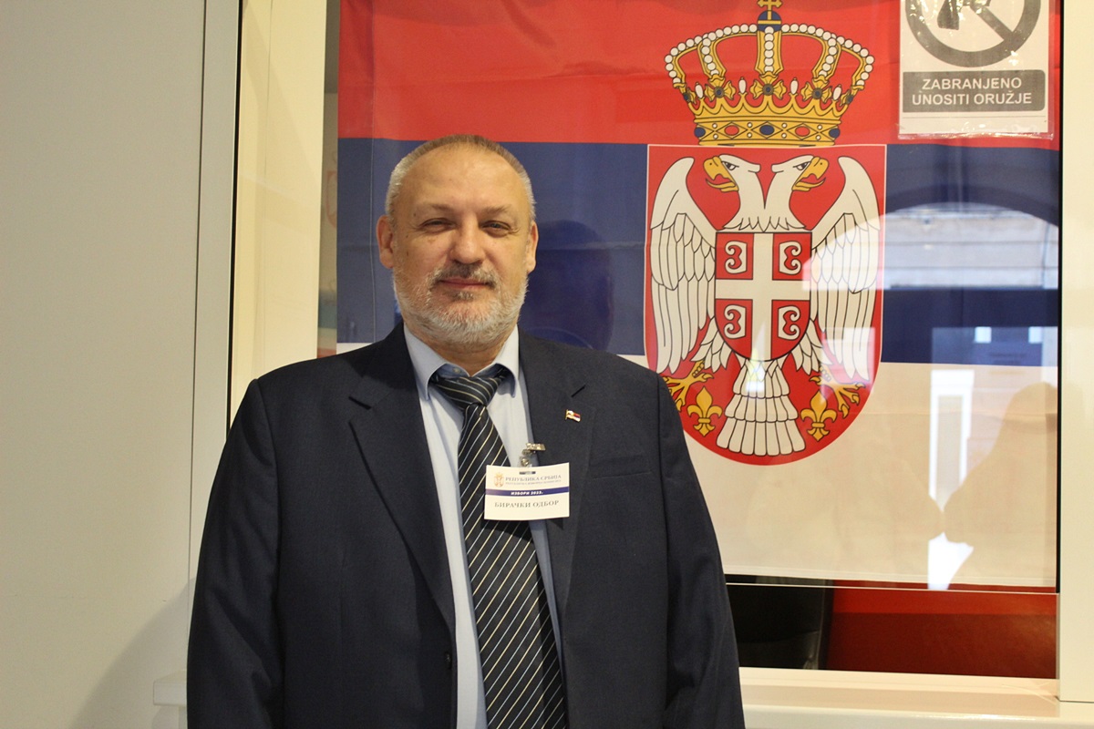 У Конзуларној канцеларији у Требињу до 14 часова гласало 66,56 одсто бирача 