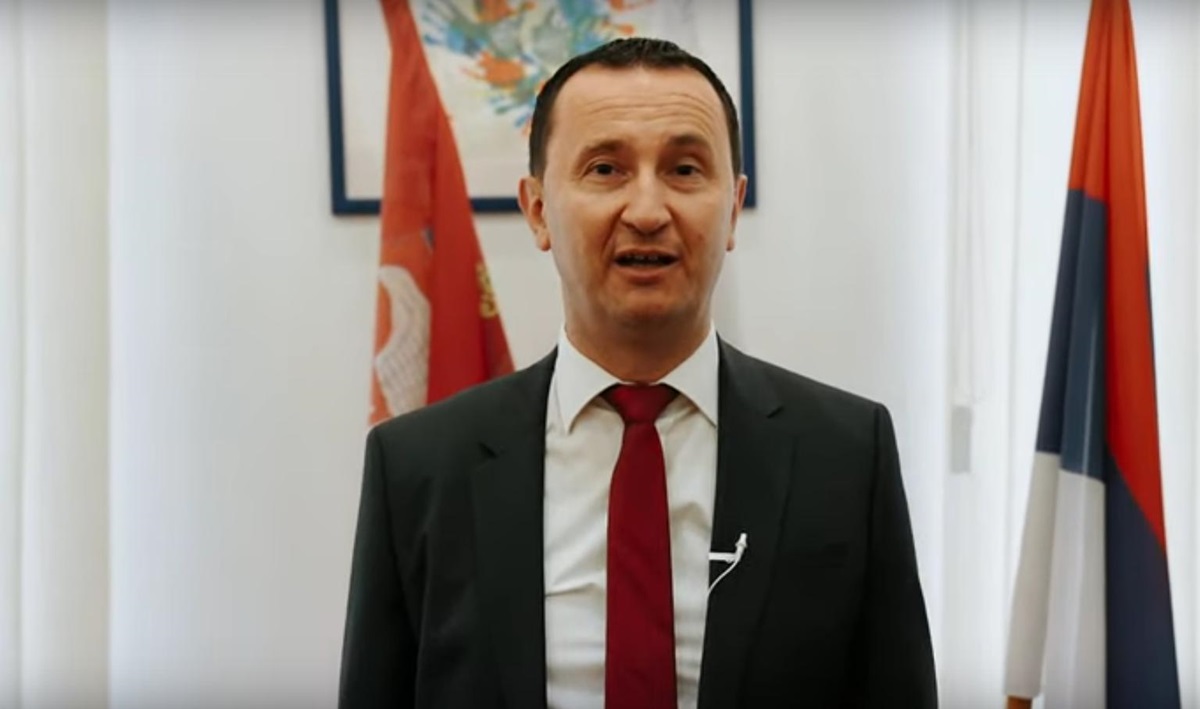 Ћурић пожелио Требињкама и Требињцима здравље, срећу и успјех у 2024!
