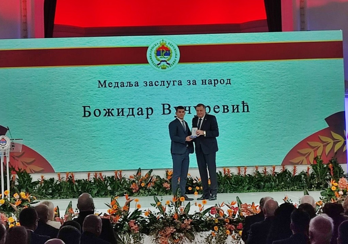 Вучуревић поносан на медаљу заслуга за народ 
