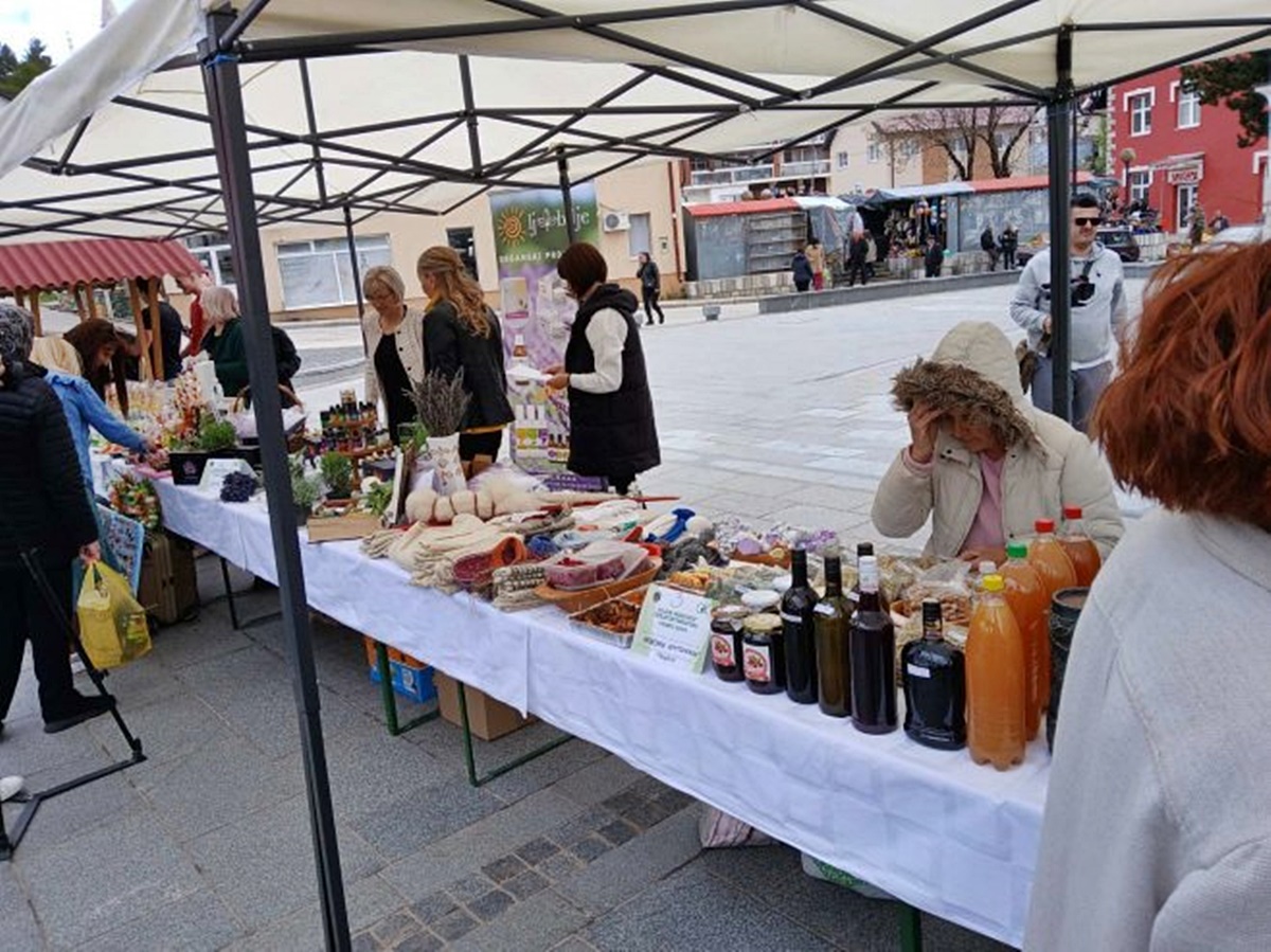 U Gacku otvoren prvi Sajam ženskog preduzetništva