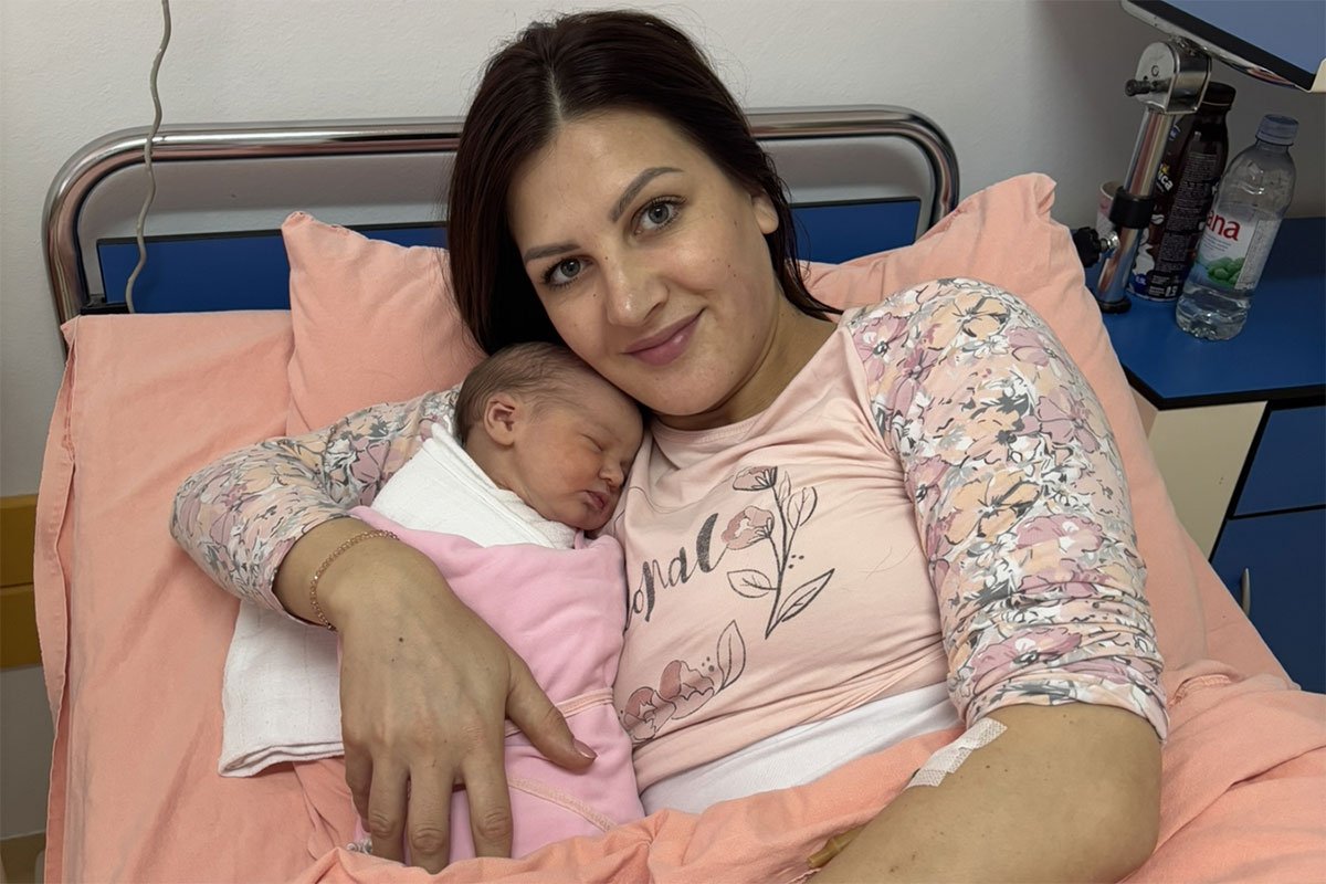 Kасија Авдаловић прва херцеговачка беба у овој години