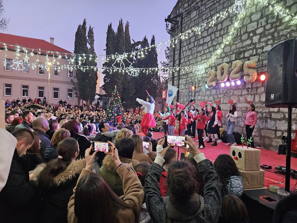 У Билећи незаборавно вече за дјецу и одрасле поводом празника (ФОТО)