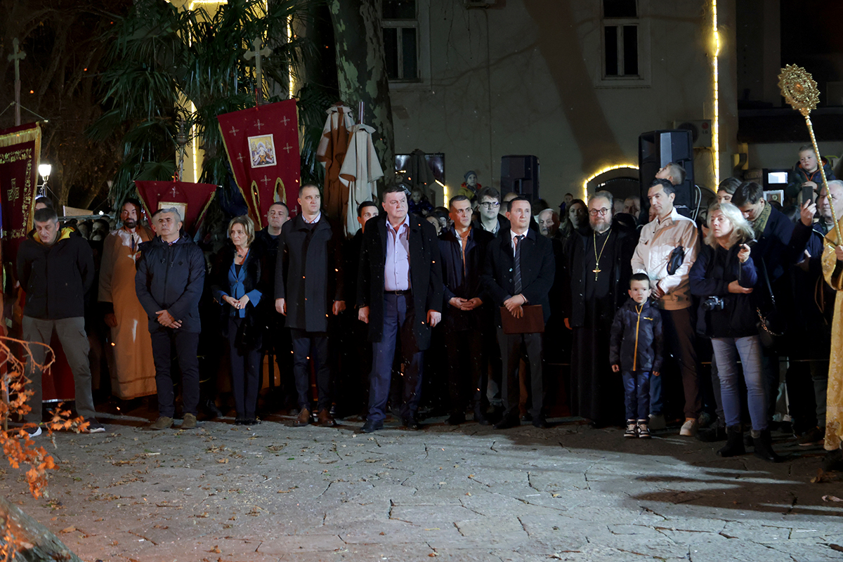 Badnje vece 4.jpg (832 KB)