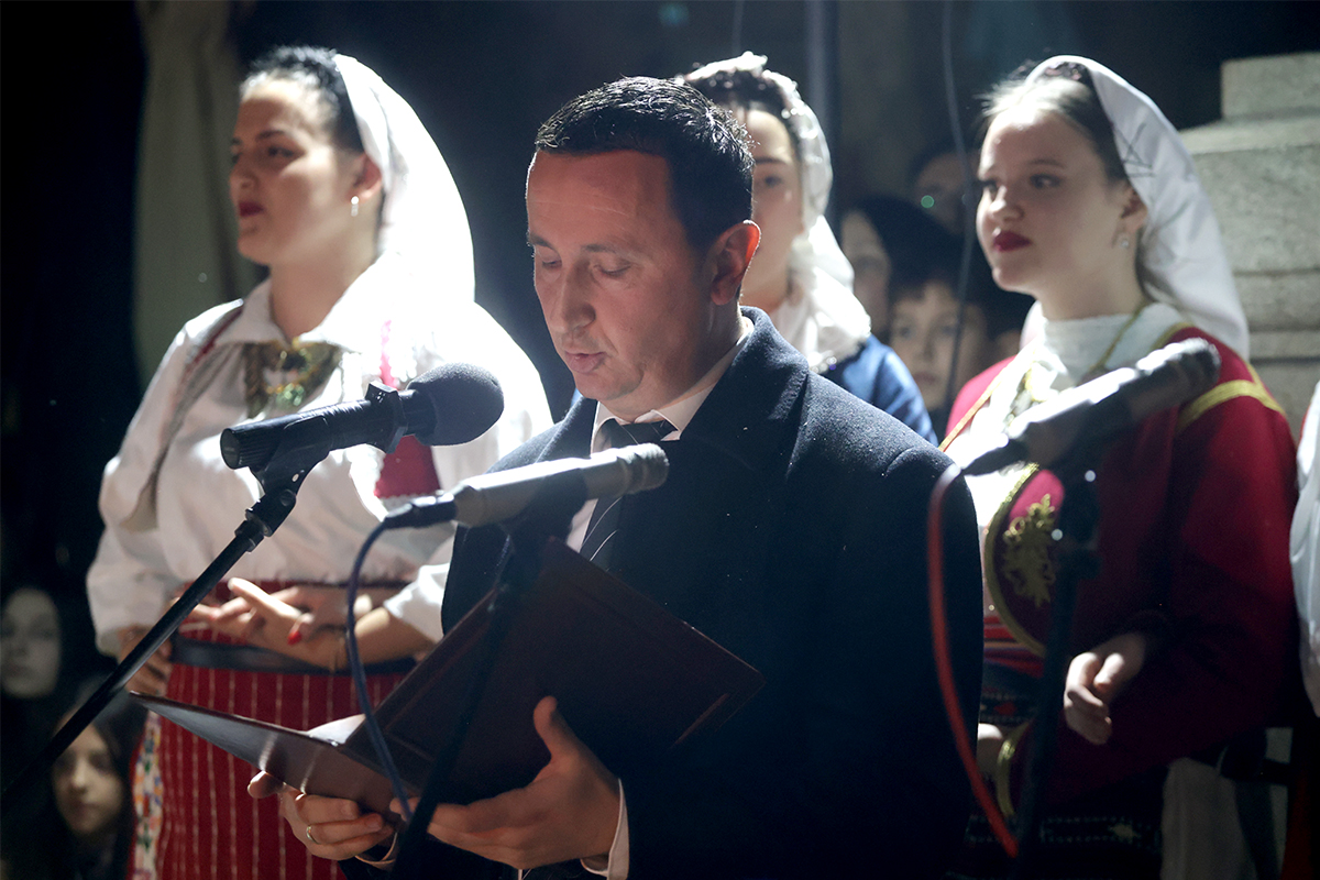 Badnje vece 5.jpg (673 KB)