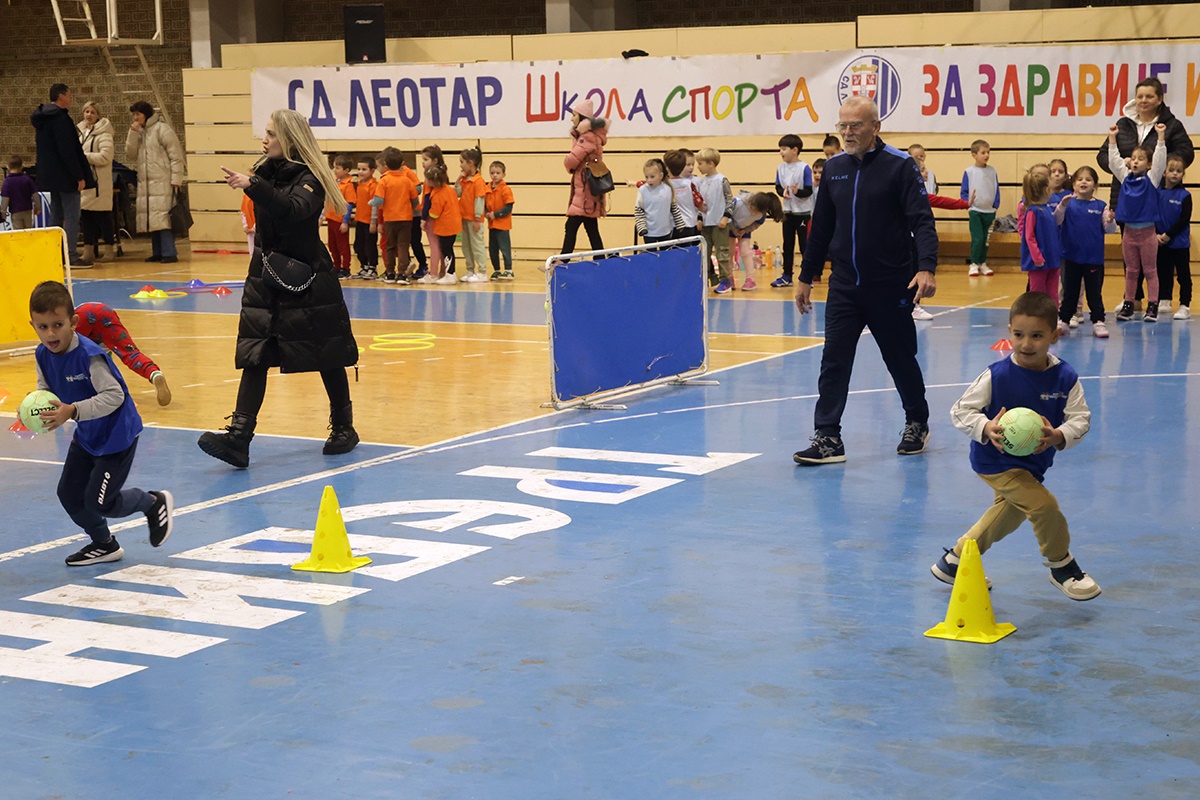 Skola sporta 1.jpg (364 KB)