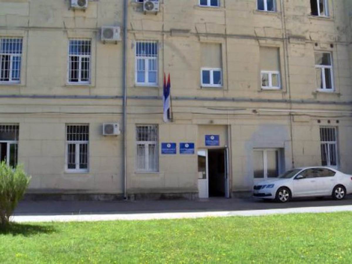  Лажна дојава у Средњој школи 