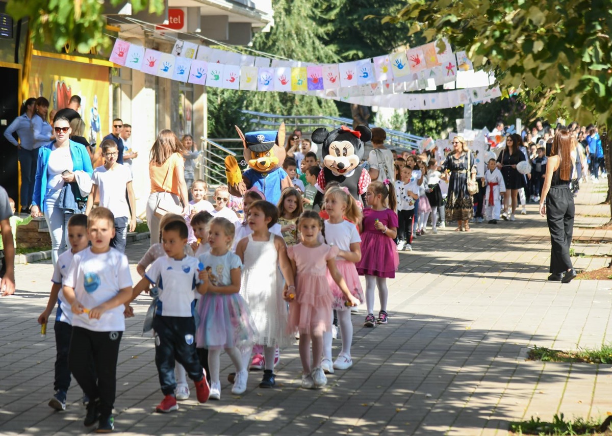 IMG-6c615393d09bddbfea2aea2ff95eb406-V.jpg (405 KB)