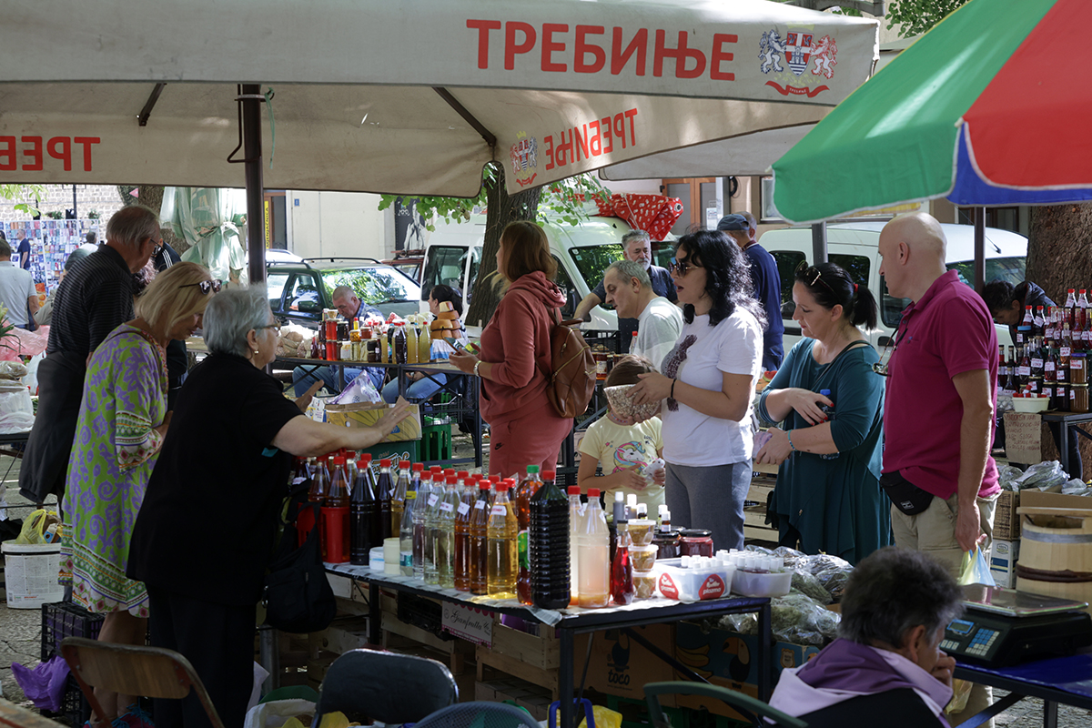 Субота у сунчаном Требињу (ФОТО)