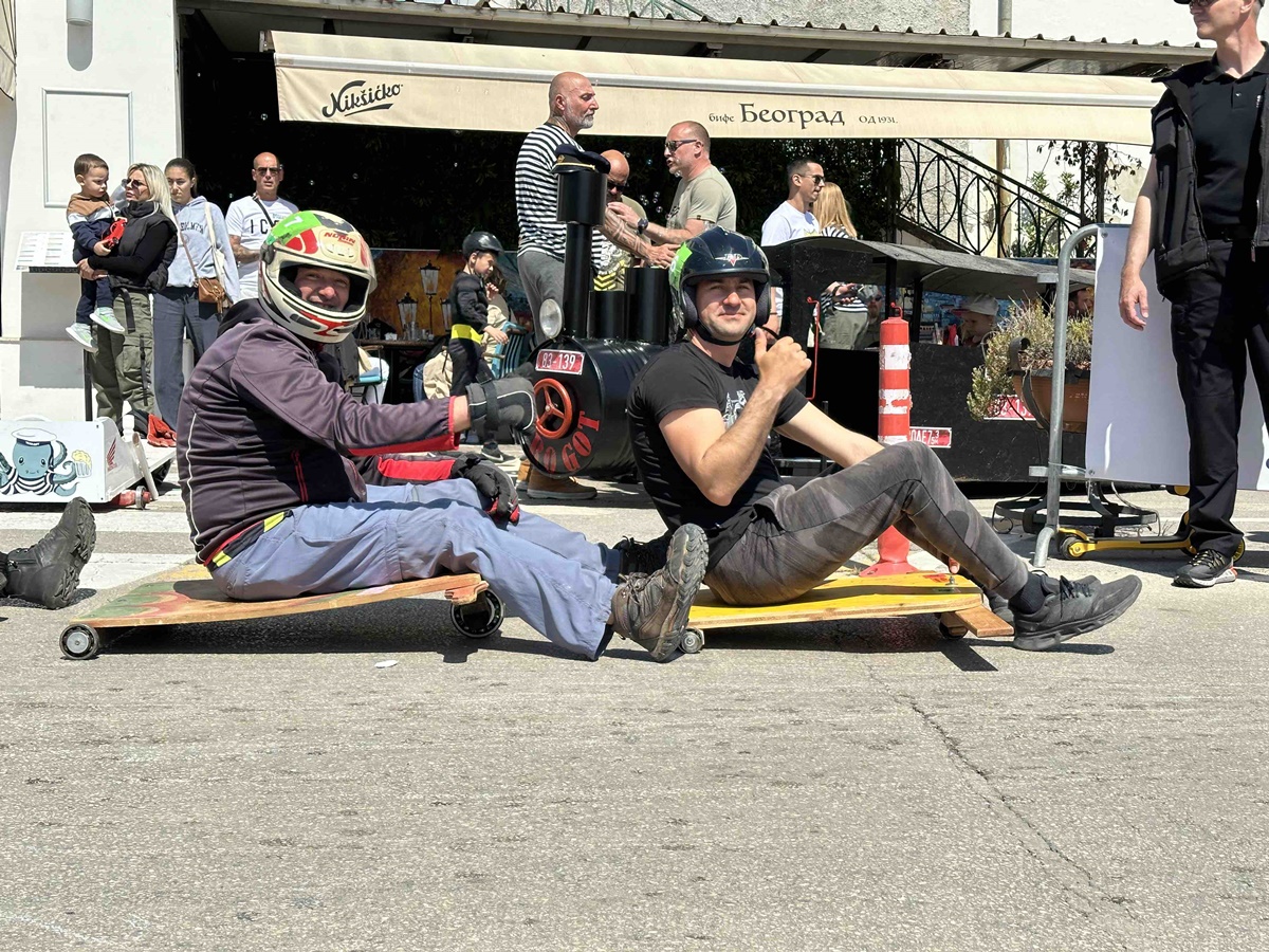 IMG-250cb6241fef0a936f02d31d274921ea-V.jpg (581 KB)